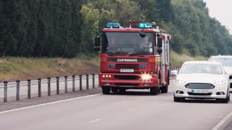 Τεχνολογία που ανοίγει… δρόμο σε ασθενοφόρα και πυροσβεστικά!