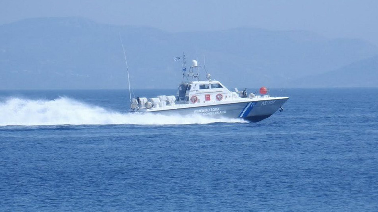 Ιστιοφόρο με 120 πρόσφυγες και μετανάστες εντοπίστηκε ανοιχτά των Χανίων