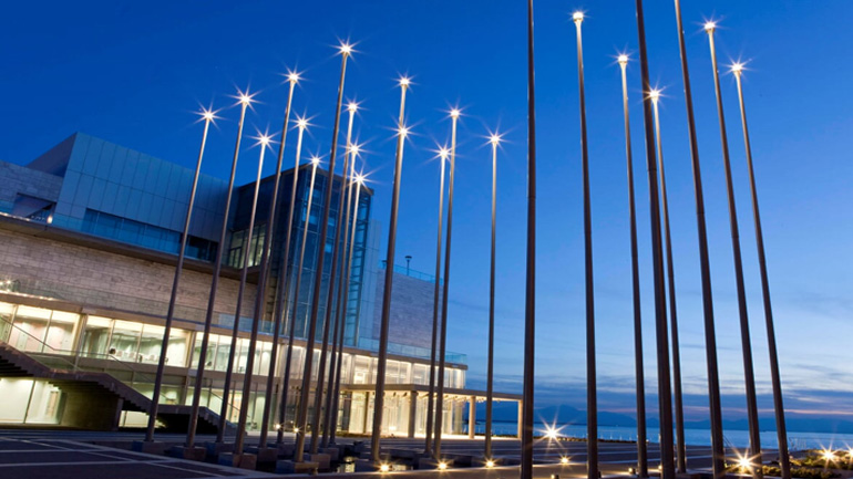 Νύχτα… ραδιοφώνου με πανσέληνο στην πλατεία του Μεγάρου Μουσικής