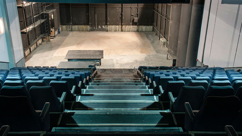 Θεατρική παράσταση από τα παιδιά που φιλοξενούνται στους ξενώνες της PRAKSIS