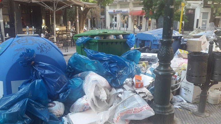 Θεσσαλονίκη: Στους δρόμους τα απορριμματοφόρα για την αποκομιδή των σκουπιδιών