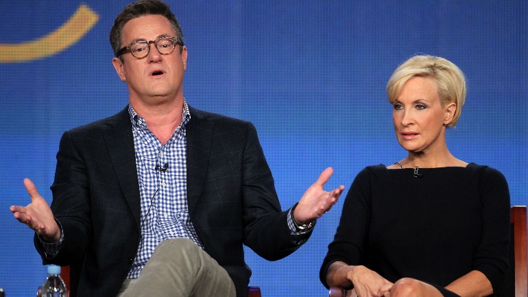 Δημοσιογράφοι του MSNBC κατηγορούν τον Τραμπ για ψέματα και εκβιασμό