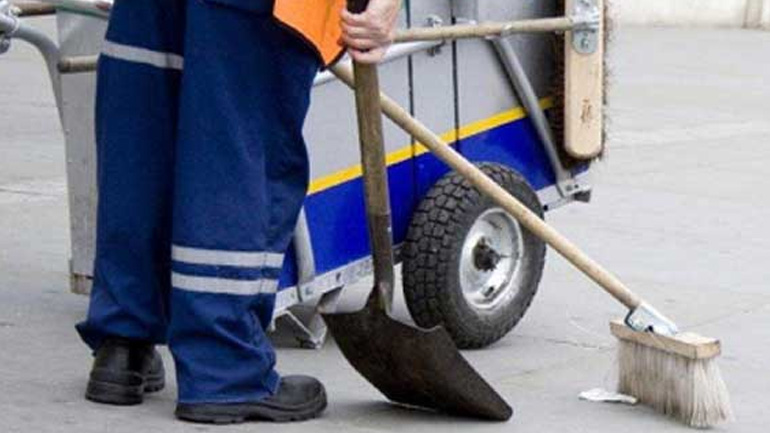 Εγκύκλιο για τις μόνιμες προσλήψεις και τις νέες συμβάσεις στην καθαριότητα των δήμων εξέδωσε το Υπουργείο Εσωτερικών