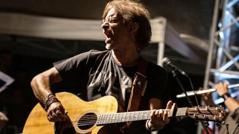 Ο Μίλτος Πασχαλίδης στο Ρωμαϊκό Ωδείο