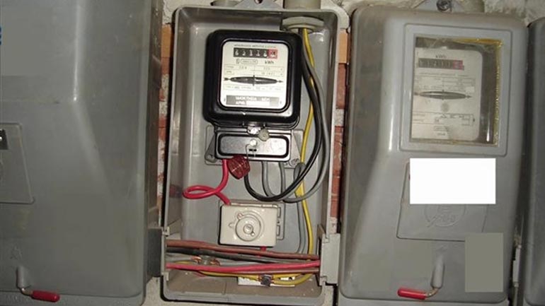 Ρόδος: Επιτέθηκαν με σιδερόβεργα όταν πήγαν να τους κόψουν το ρεύμα