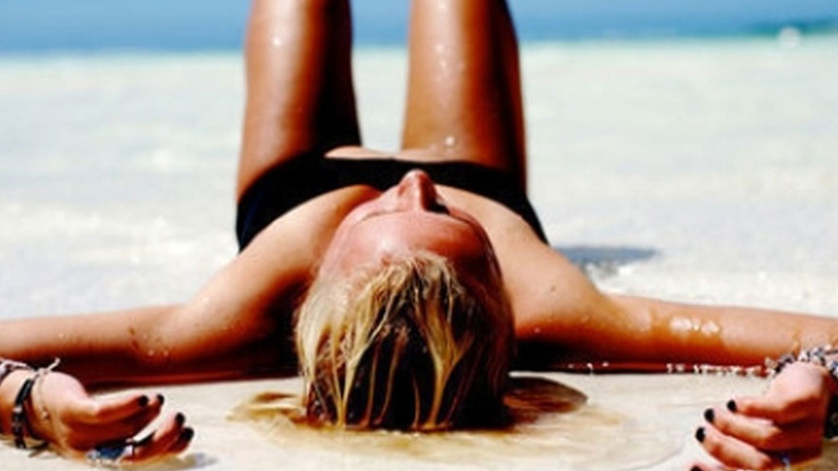 Πώς θα φτιάξεις μόνη σου after sun λάδι προσώπου-σώματος