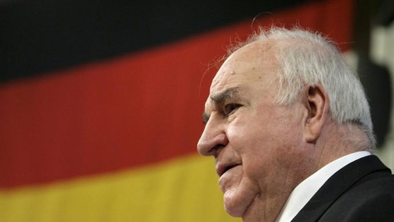 Η Ε.E αποτίει σήμερα φόρο τιμής στον πρώην καγκελάριο της Γερμανίας Χέλμουτ Κολ