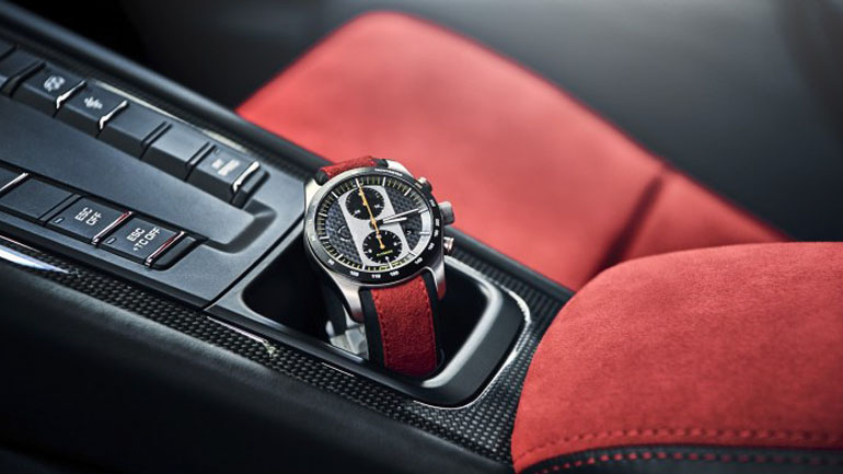 Το ρολόι της 911 GT2 RS αξίας 9.450 ευρώ