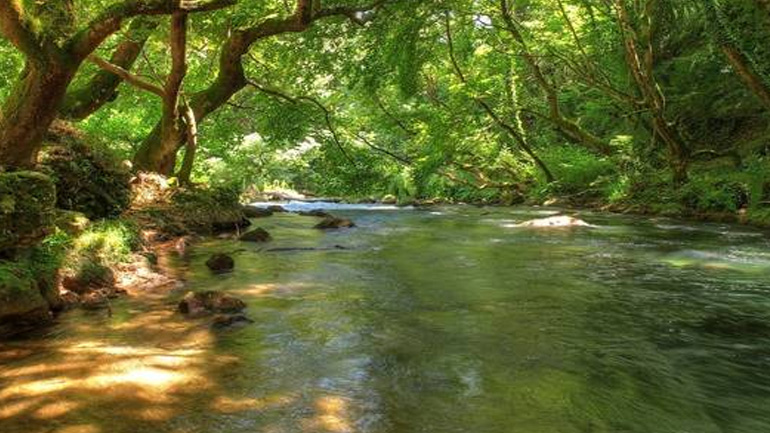 Ανήλικος χτύπησε στο κεφάλι προσπαθώντας να περάσει τον Αχέροντα