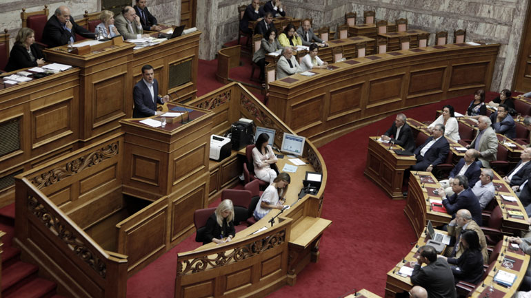 Live: Συζήτηση προ ημερησίας διατάξεως στη Βουλή