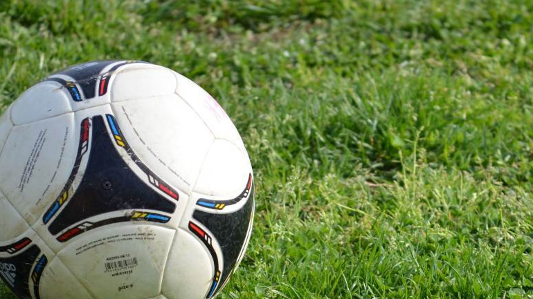 Το όνειρο ενός ασυνόδευτου πρόσφυγα να παίξει ποδόσφαιρο «σκοντάφτει» στη γραφειοκρατία