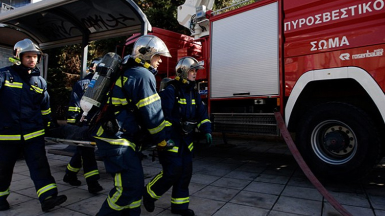 Πάτρα: Δεν κινδυνεύουν σπίτια από τη φωτιά στη Μαγούλα