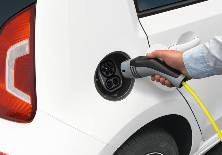 Η φόρτιση γίνεται πολύ απλά