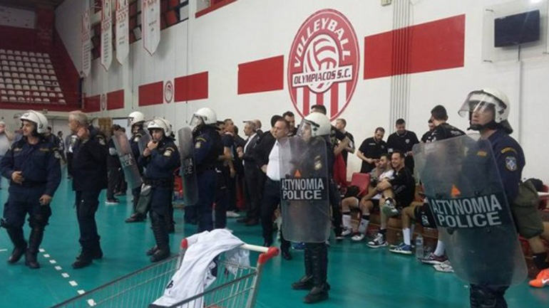 Βόλεϊ: «Καμπάνα» στον Ολυμπιακό για τα επεισόδια στον τελικό με τον ΠΑΟΚ