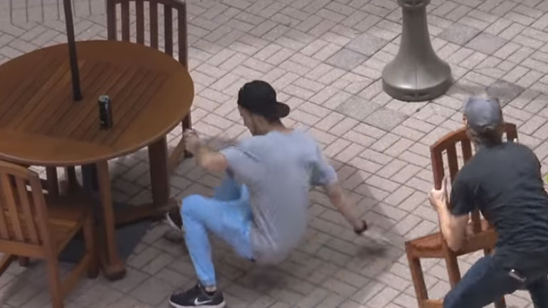 Προσοχή όταν πάτε να καθίσετε