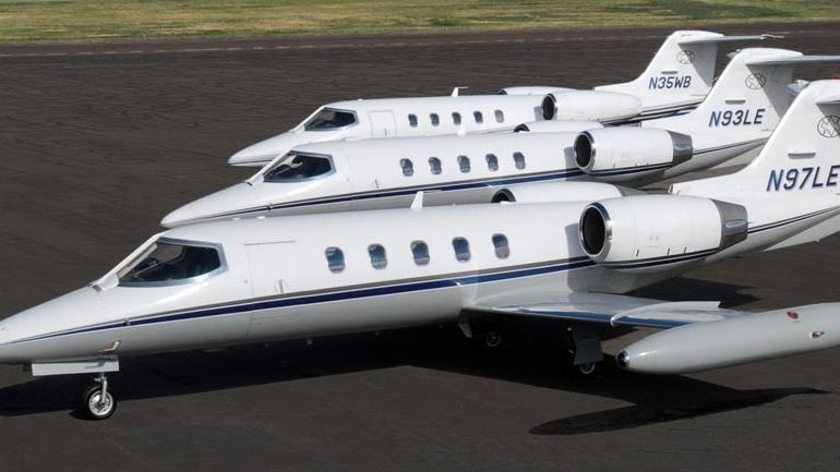 Πυκνώνουν τα Λίαρ Τζετ επωνύμων στη Νέα Αγχίαλο