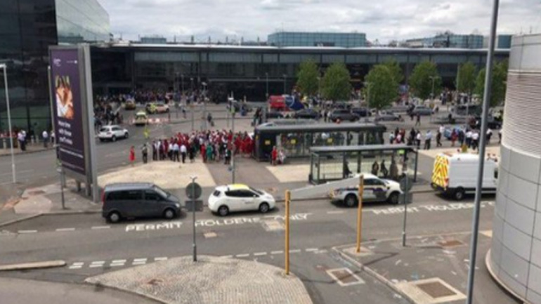 Συναγερμός σε τερματικό του Χίθροου – Πληροφορίες για πυρκαγιά