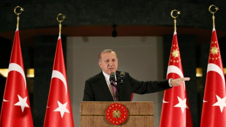 Ο Ερντογάν δηλώνει ότι παραμένει πιστός στο Κατάρ