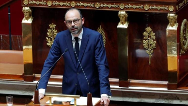 Εντουάρ Φιλίπ: «Χορεύουμε πάνω σε ένα ηφαίστειο που βρυχάται, εξαιτίας του αβάστακτου χρέους της χώρας»