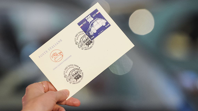 Το Fiat 500 έγινε γραμματόσημο