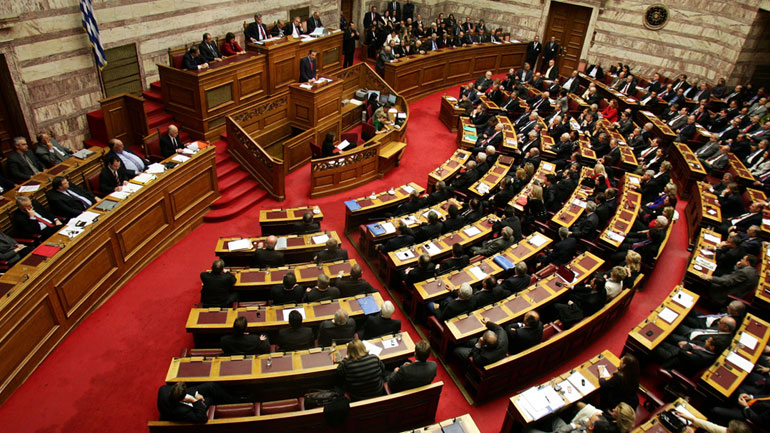 Σε εξέλιξη η ψηφοφορία στη Βουλή για την άσκηση ή μη δίωξης κατά του Γιάννου Παπαντωνίου