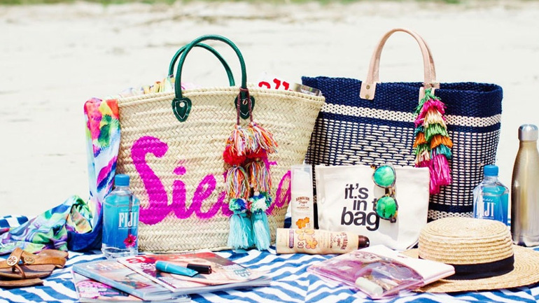 Η beauty editor του govastileto.gr φτιάχνει μαζί σας το νεσεσέρ για τις μίνι αποδράσεις σας!