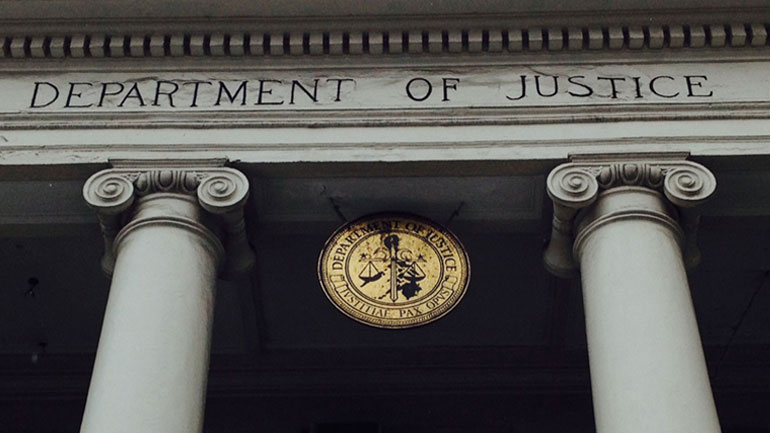 Στέλεχος του Υπουργείου Δικαιοσύνης παραιτήθηκε λόγω του Τραμπ