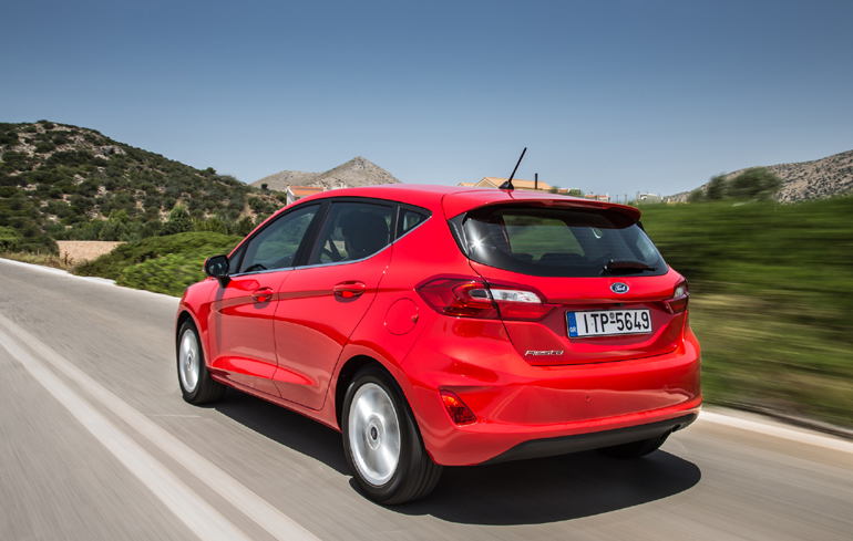 Τα πίσω φωτιστικά σώματα είναι πλέον οριζόντια