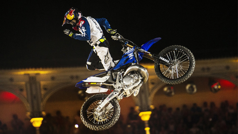 Η στιγμή για το 16ο Red Bull Χ-Fighters έφτασε!