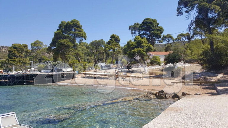 Καταγγελία αναγνώστη: Απέκλεισαν την παραλία της Αγίας Παρασκευής στις Σπέτσες