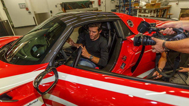 Ποιος οδηγός βρίσκεται πίσω από κάθε Porsche; Ποιος οδηγός βρίσκεται πίσω από κάθε Porsche;