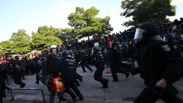 Η αστυνομία τερμάτισε τη διαδήλωση εναντίον της G20 στο Αμβούργο