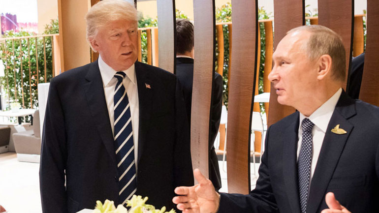 Ο Πούτιν διαβεβαίωσε τον Τραμπ ότι η Μόσχα δεν αναμίχθηκε στις αμερικανικές προεδρικές εκλογές