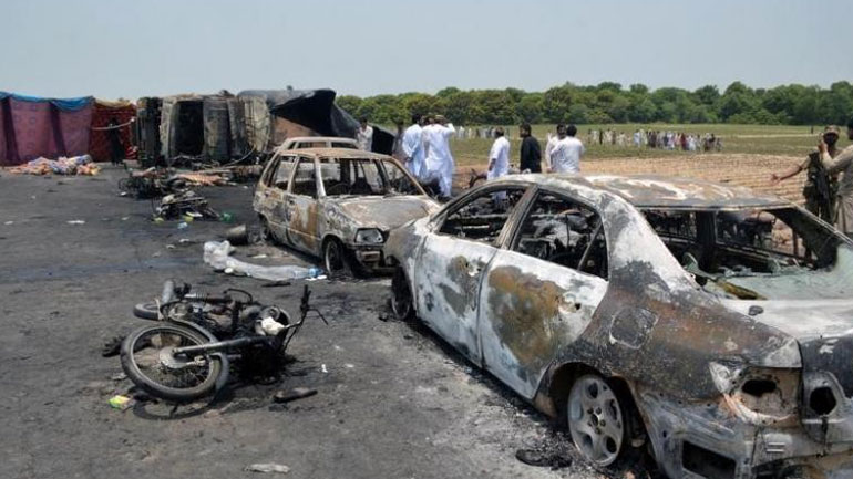 Οι πακιστανικές αρχές ζήτησαν από τη Shell αποζημίωση άνω των 2 εκατ. ευρώ για την έκρηξη σε βυτιοφόρο της