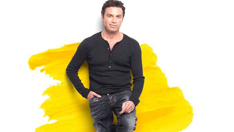 Ο Μάριος Φραγκούλης στο Βεάκειο Θέατρο