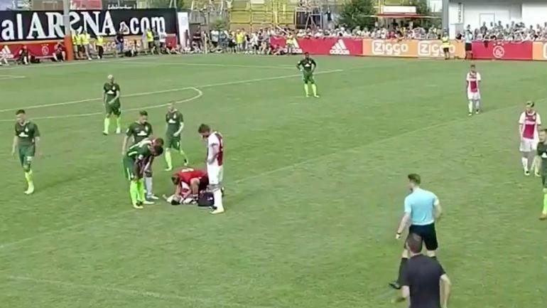 Παίκτης του Άγιαξ κατέρρευσε στον αγωνιστικό χώρο