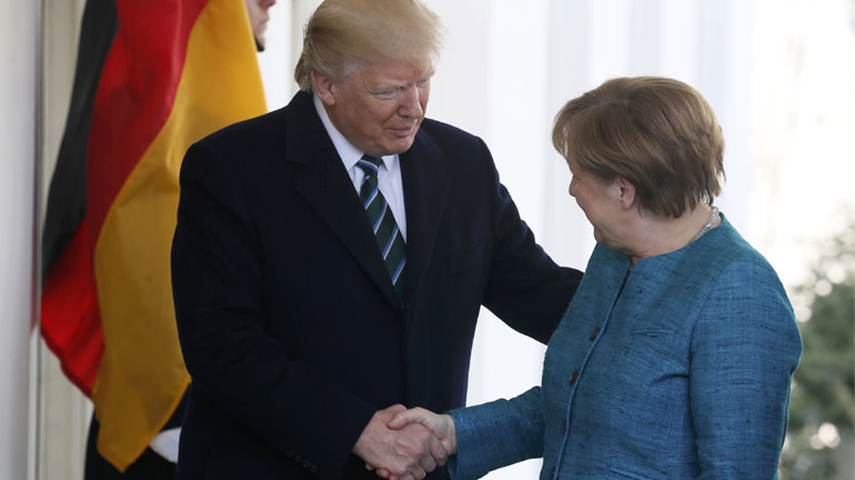 Ο Ντόναλντ Τραμπ συνεχάρη την Άνγκελα Μέρκελ για την «καταπληκτική» σύνοδο