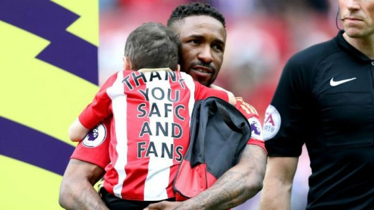 Το συγκινητικό αντίο του Ντεφόε στον μικρό Μπράντλεϊ