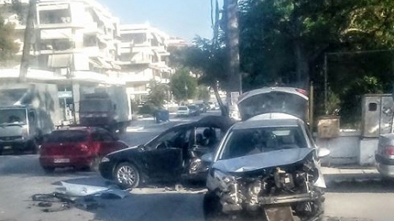 Τροχαίο ατύχημα στην Περαία – Τραυματίστηκε ο οδηγός του ενός οχήματος