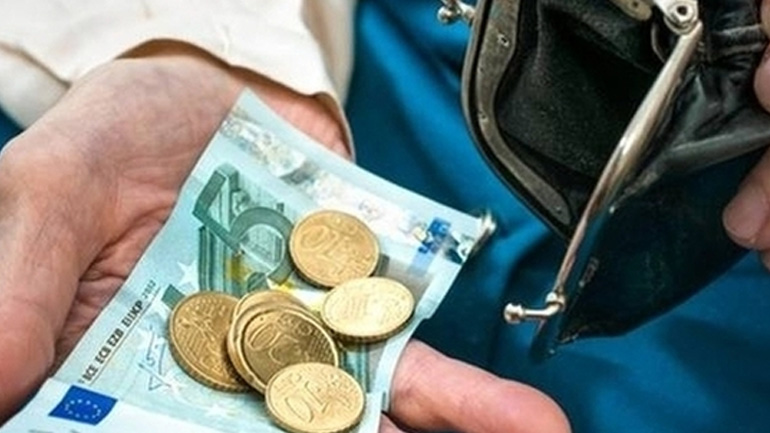 Πότε θα καταβληθούν οι συντάξεις Αυγούστου