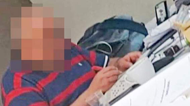 Διατάχθηκε έρευνα για τον εφοριακό που… έλυνε σταυρόλεξο ενώ περίμενε ουρά 20 ατόμων