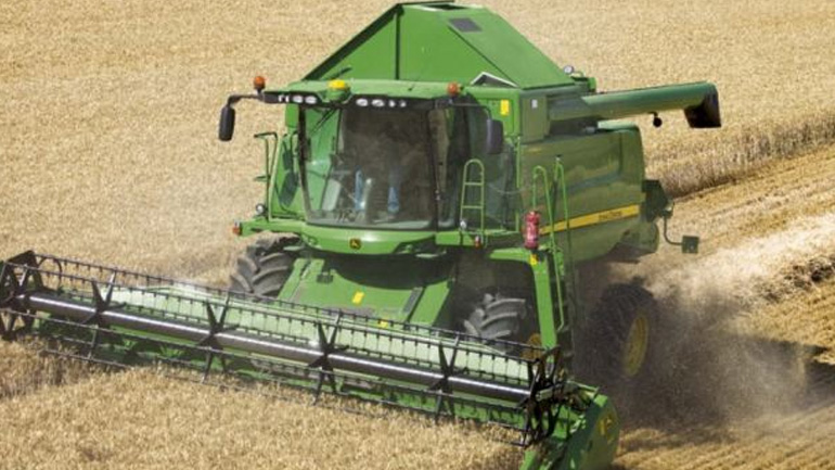 Ένας νεκρός σε τροχαίο με θεριστική μηχανή