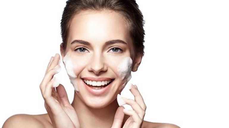 Συμβουλές για όμορφο και λαμπερό πρόσωπο