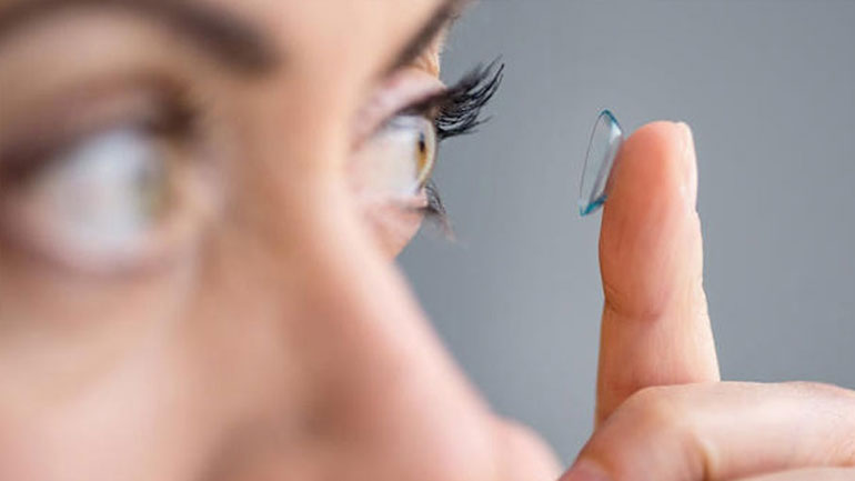 Τα πιο συχνά λάθη που κάνουμε με τους φακούς επαφής μας