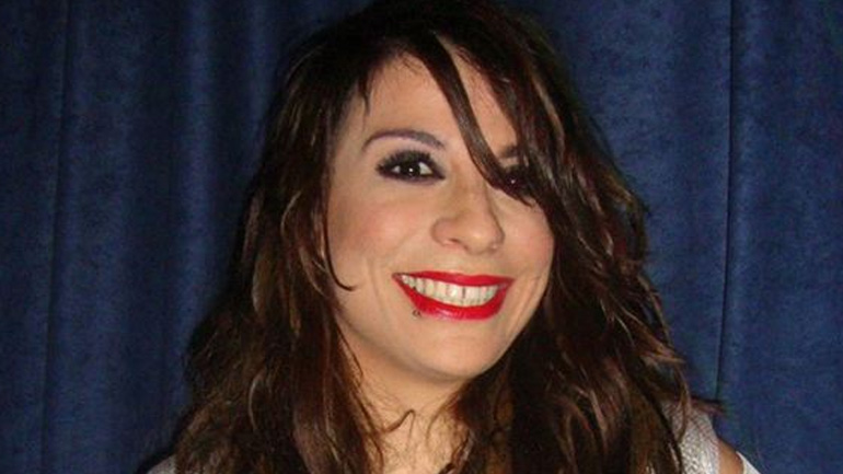 Πένυ Σκάρου: «Έχω δεχτεί ρατσισμό. Συνάδελφός μού είπε: “είσαι εσύ με το κομμένο πόδι;”»