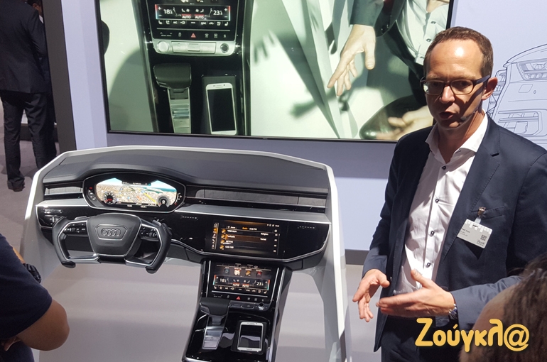 Εσωτερικό της νέας γενιάς του Α8. Σχετικά με το τιμόνι δεν γνωρίζουμε αν θα το δούμε σε κάποια ειδική έκδοση του Α8 ή σε μελλοντικά μοντέλα της Audi...