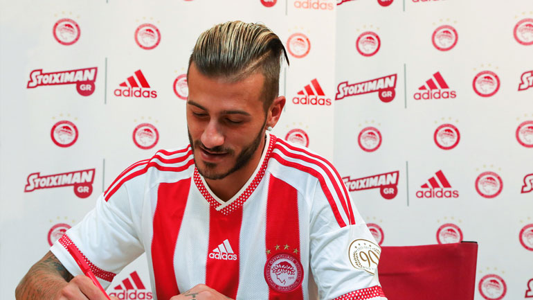 Ρε, παιδιά, οι ποδοσφαιριστές δεν είναι γκόμενες!