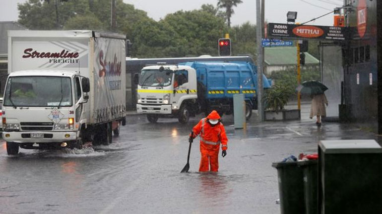 Νέα Ζηλανδία: Τυφώνας παρέλυσε τις συγκοινωνίες