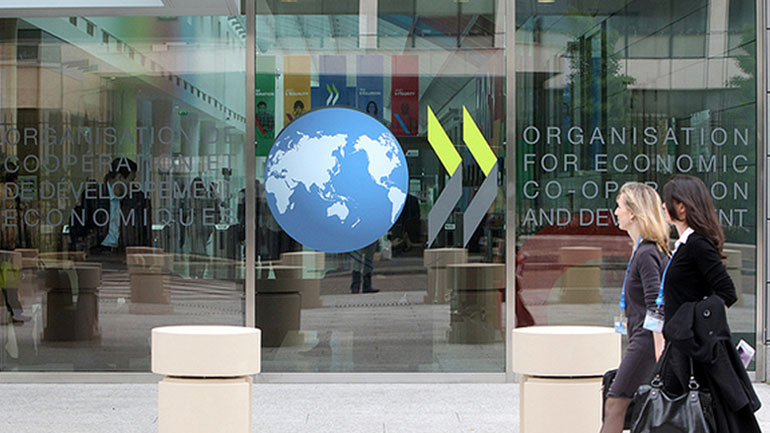 Μείωση των δημοσίων δαπανών στην Ελλάδα καταγράφει έκθεση του ΟΟΣΑ