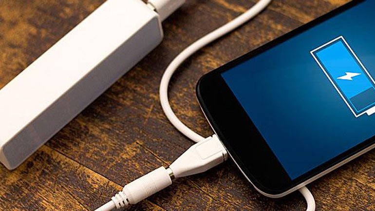 Γιατί είναι λάθος να φορτίζουμε το κινητό μας το βράδυ;